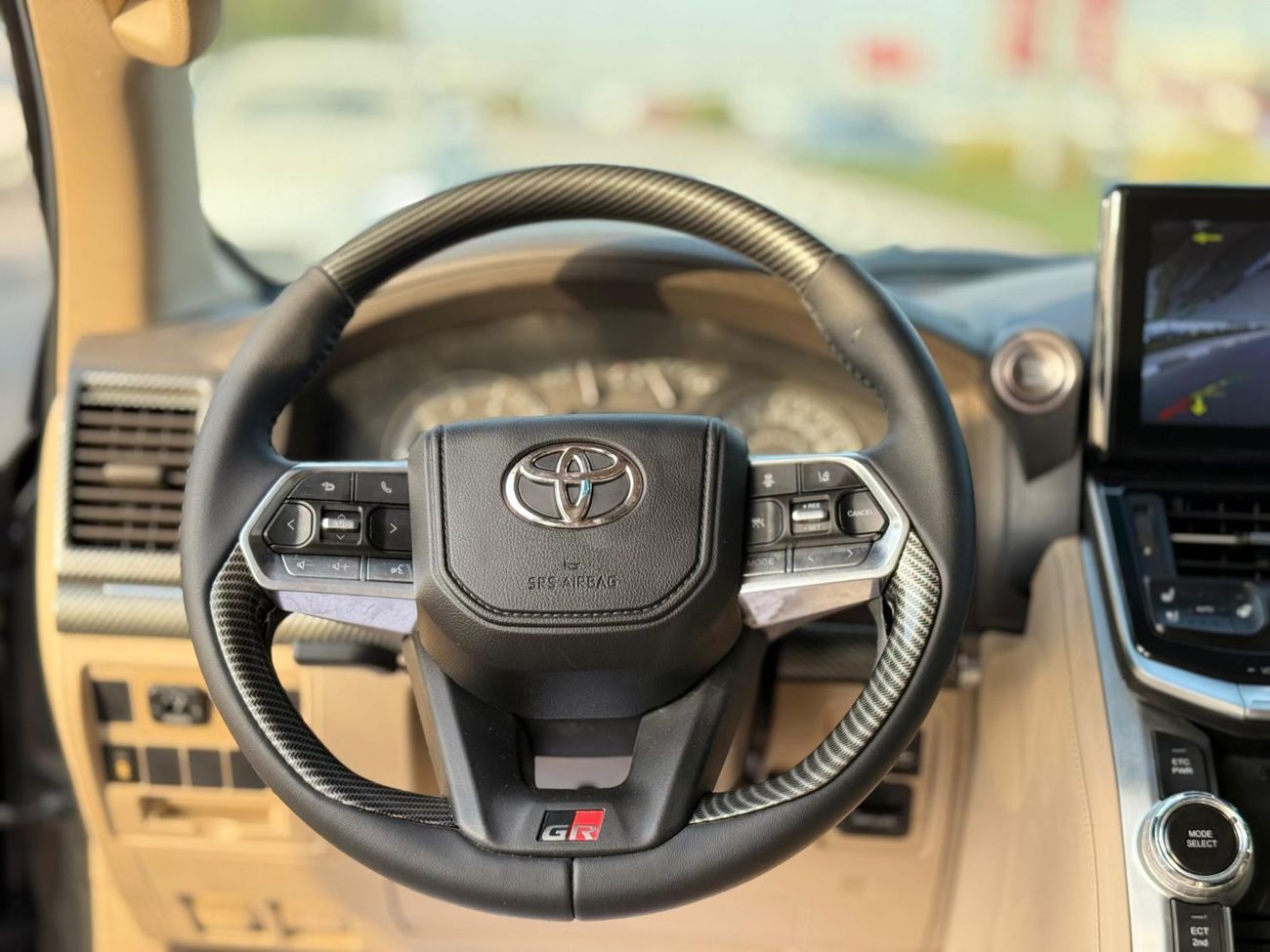 Toyota Land Cruiser Toyota Landcruiser Lc200,2015 grey colour and biegie interior ,Gcc specs LHD petrol engine..8seaters