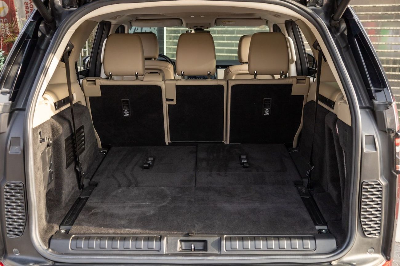 Land Rover Discovery SE Land Rover Discovery Si4 (7SEATER) 2019 GCC | Warranty for 1,296.00 AED monthly