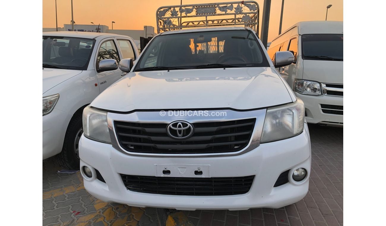 Toyota Hilux s/c pick up 4x4,Model:2015.Excellent condition