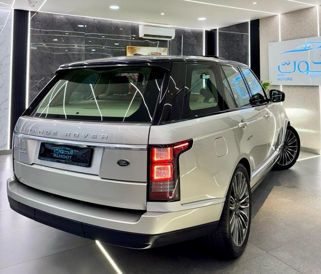 لاند روفر رينج روفر Autobiography 5.0L (510 HP) AUTOBIOGRAPHY GOLDEN RR VOGUE || GCC || SUPERCHARGED || TOP OPTIONS || F