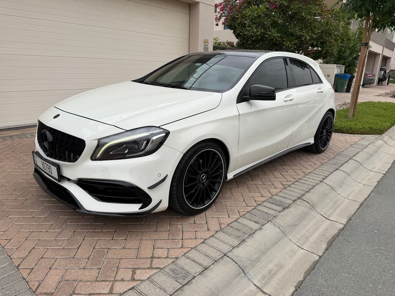 مرسيدس بنز A 200 A45 AMG (Kit)