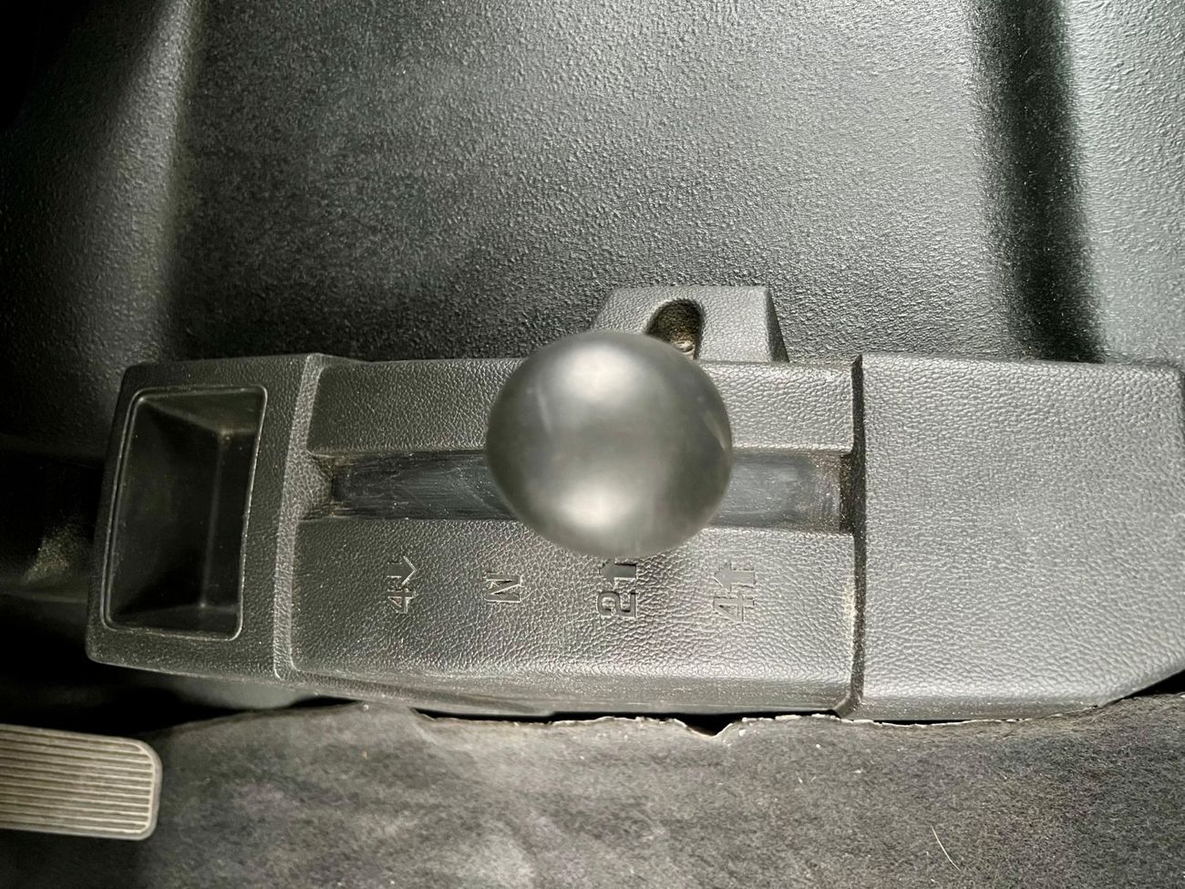 GMC Sierra 5.3L V8 SLT Crew Cab (AWD)warranty one year bank financie available