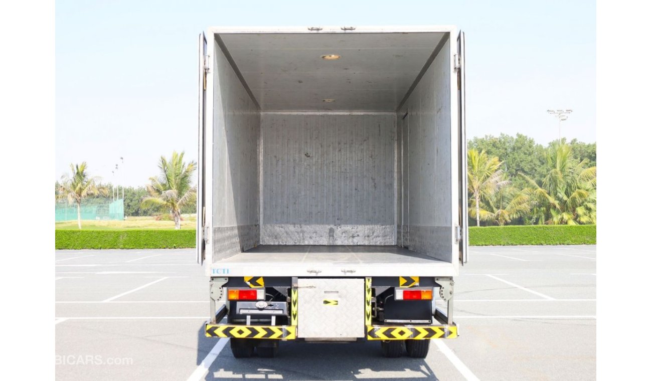 Mitsubishi Fuso Canter | Long Chassis 4Ton with Insulated Box | Excellent Condition | GCC Specs