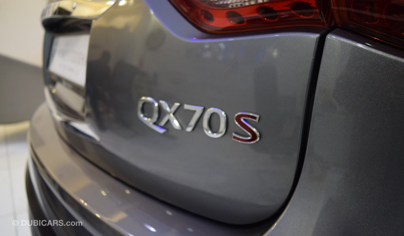 إنفينيتي QX70 S