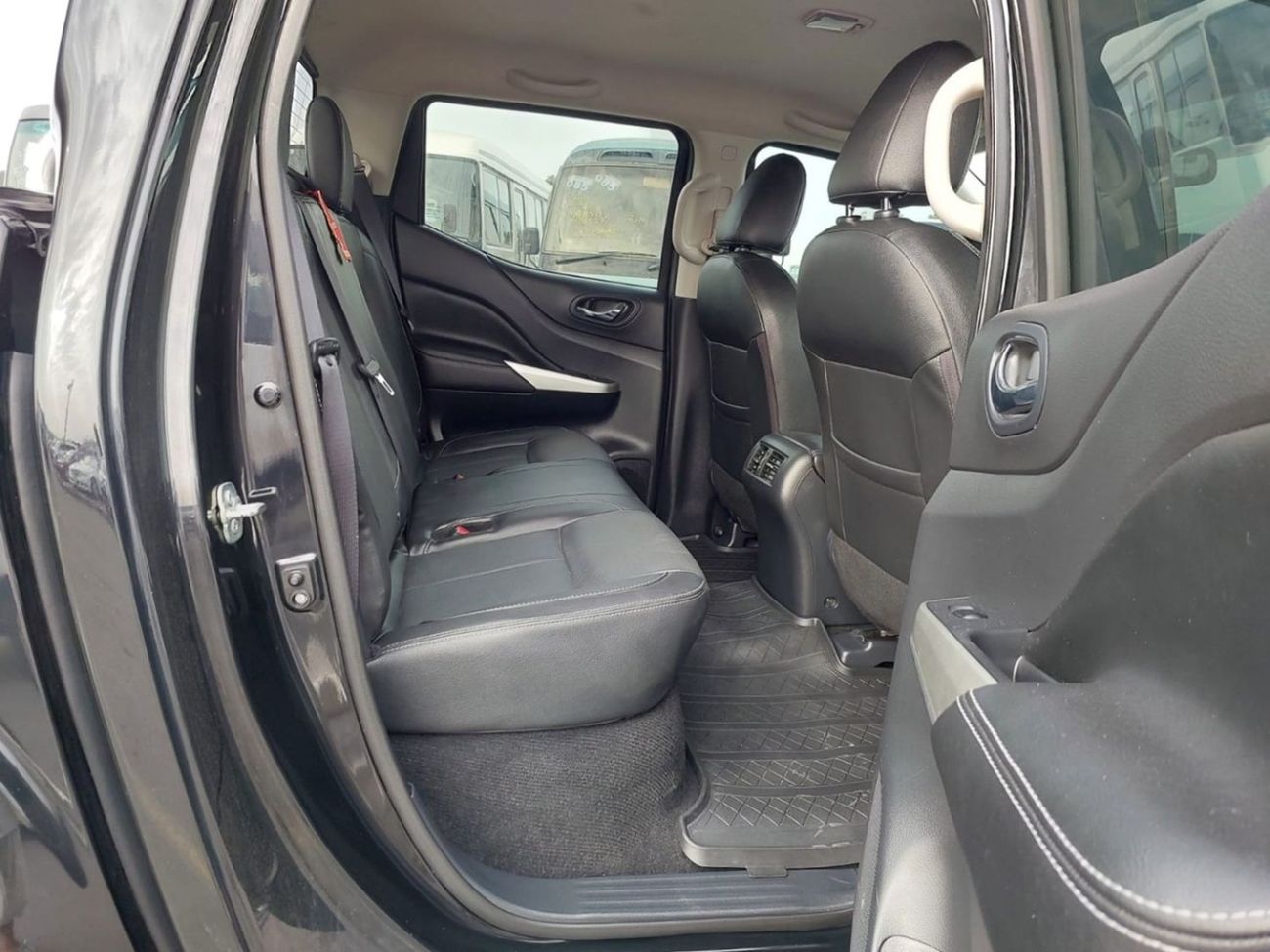 Nissan Navara NISSAN NAVARA PICK UP RHD 2020 MODEL 2.3 L DIESEL AUTOMATIC(PM71719)