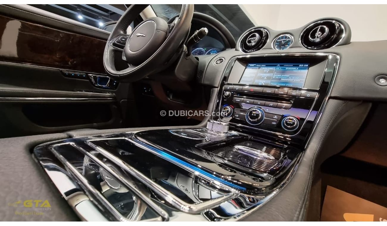 Jaguar XJ 2015 Jaguar XJ, Luxury edition, Full Jaguar Service History , GCC