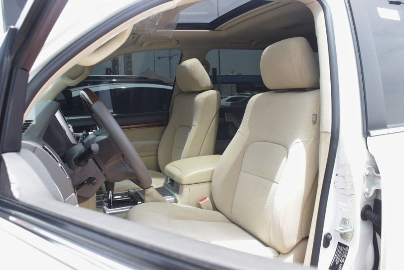 Toyota Land Cruiser STD EXR 5.7L 4WD V8,GCC