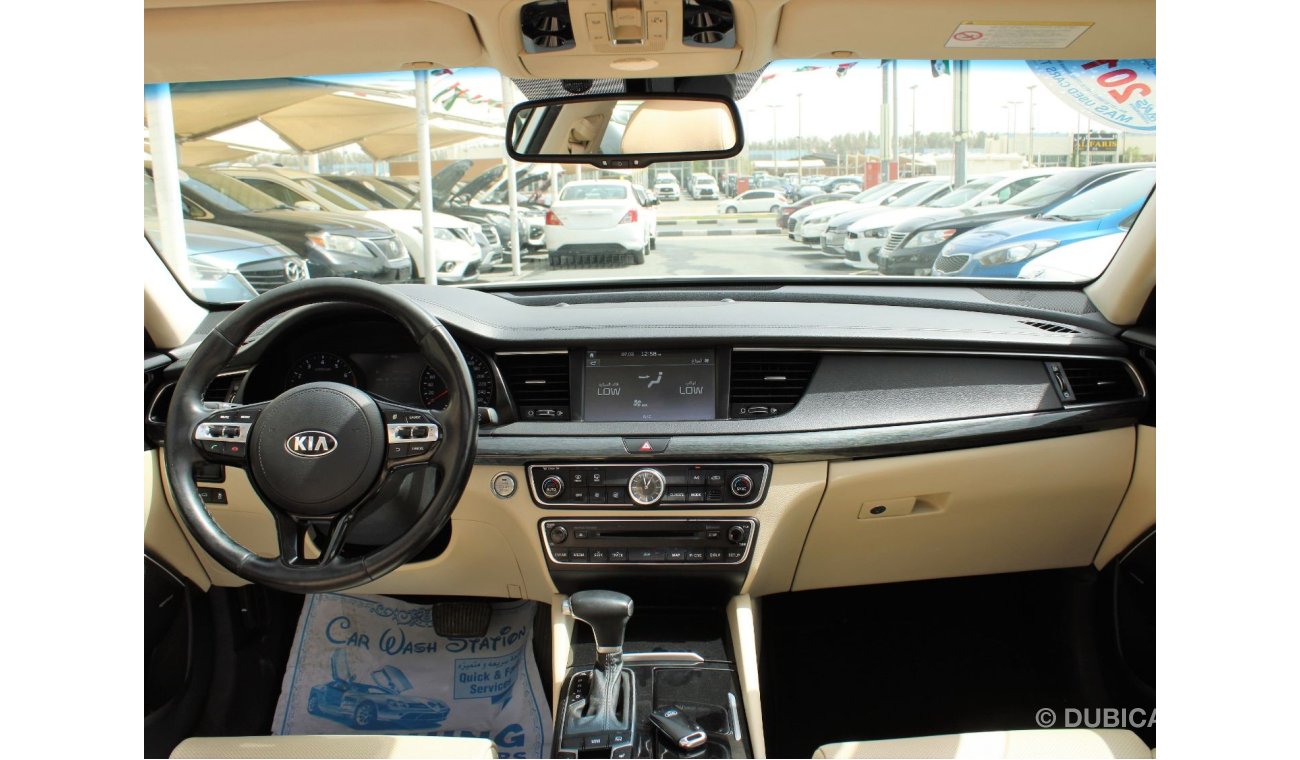 Kia Cadenza LX ACCIDENTS FREE - FULL OPTION - GCC - CASR IS IN PERFECT CONDITION INSIDE OUT