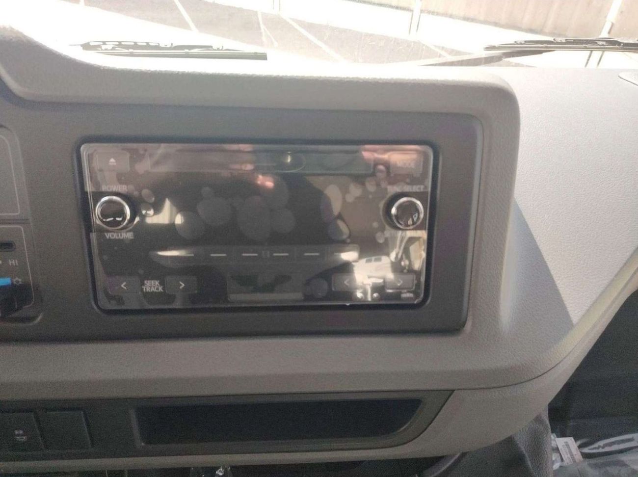 تويوتا كوستر 2025 Toyota Coaster High-Roof 23-Seater (2-Point Seatbelts) 4.0L 4-Cyl Turbo Diesel M/T RWD Export O