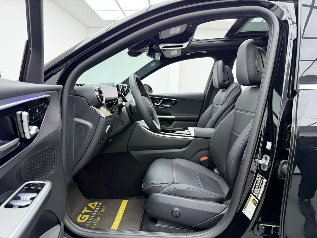 Mercedes Benz GLC 300 AMG PREMIUM 2025 Mercedes Benz GLC300, Warranty, Very Low Km, Fully Loaded, Excellent Condition