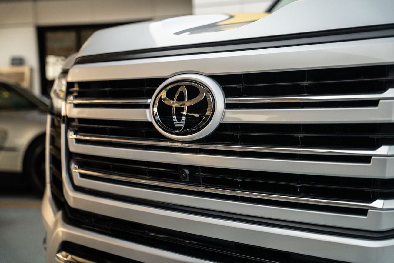Toyota Land Cruiser VXR 3.5L Twin Turbo V6 GCC Brand New 2026