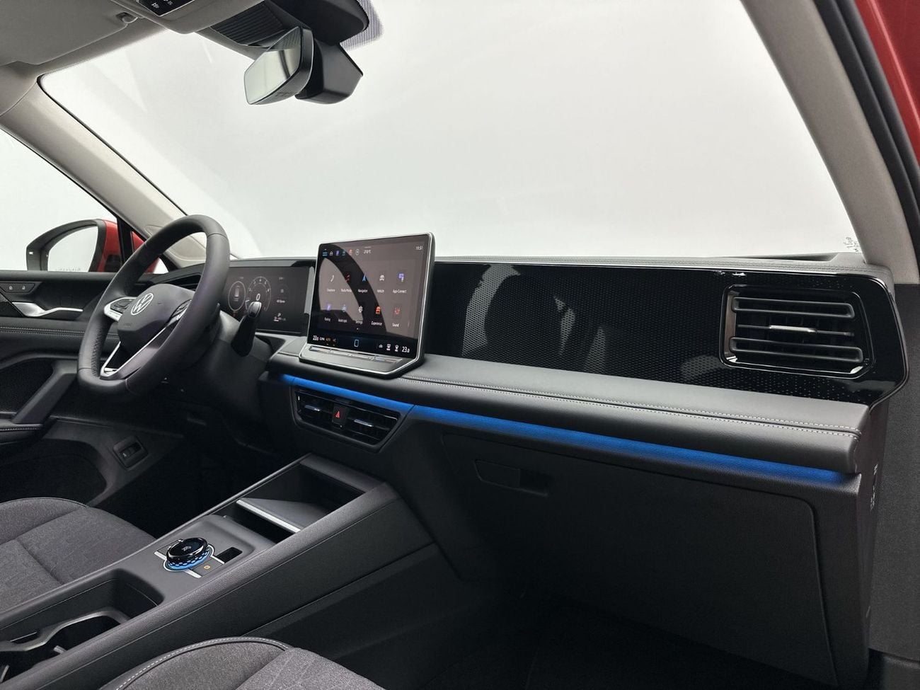 Volkswagen Tiguan Tiguan Life + Fabric Seats (Ref#31265) - 33,100 AED SAVINGS from New Car