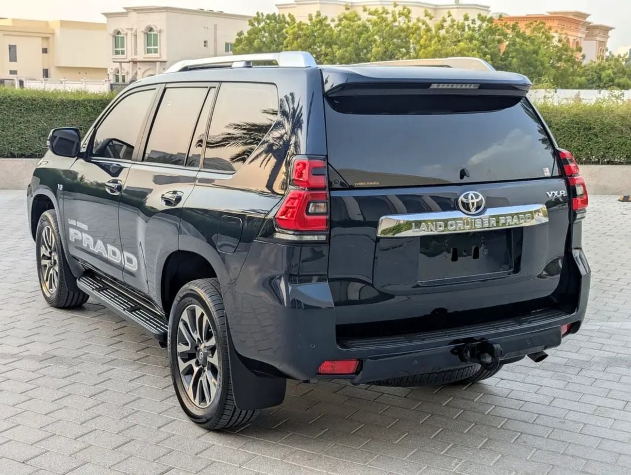 تويوتا برادو GXR 2022 | GCC Specs | Full Option V6 Interior and Exterior Excellent Condition