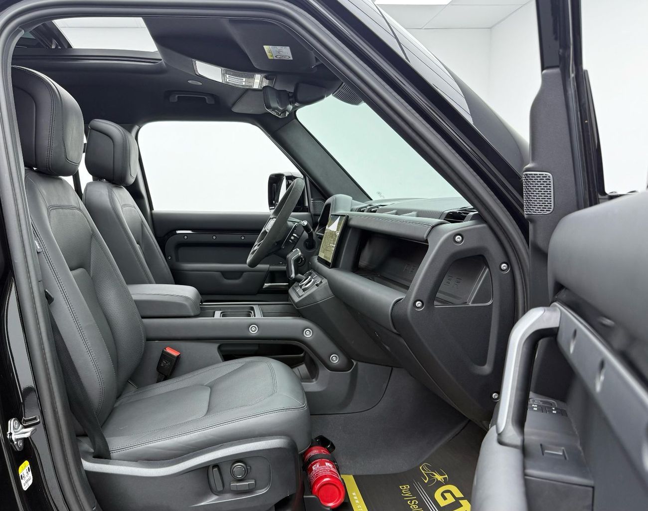 Land Rover Defender 110 P525 2023 Land Rover Defender 110 V8 P525 With Urban Kit, Warranty, Excellent Condition, Low Km,