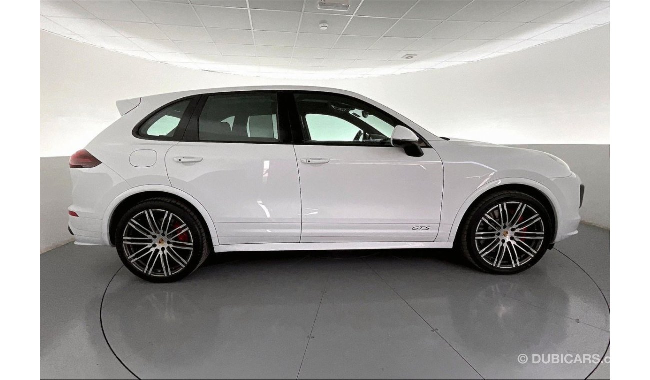 Used Porsche Cayenne GTS GTS 2017 for sale in Dubai 620048