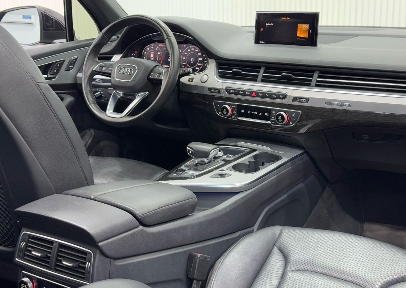 أودي Q7 55 TFSI quattro 3.0L 2019 Audi Q7 V6 55 TFSI Quattro, 1 Year Warranty, Agency Full Service History,