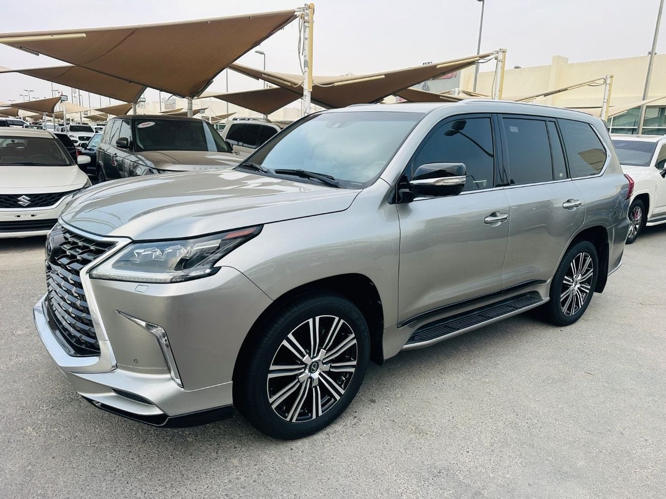 Lexus LX570 SIGNATURE
