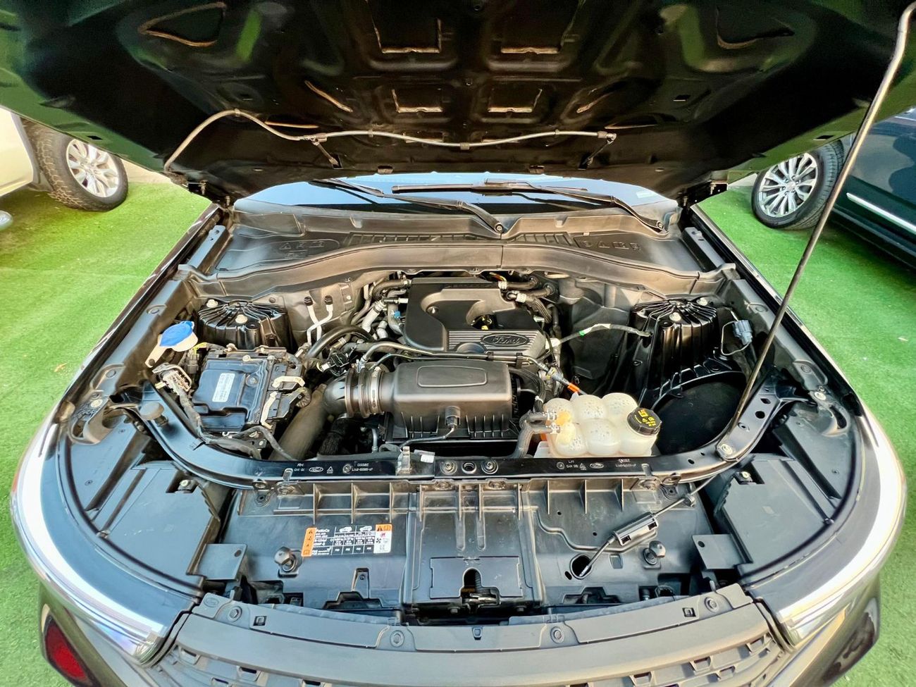 فورد إكسبلورر Base 100A 2.3L RWD warranty one year bank financie available