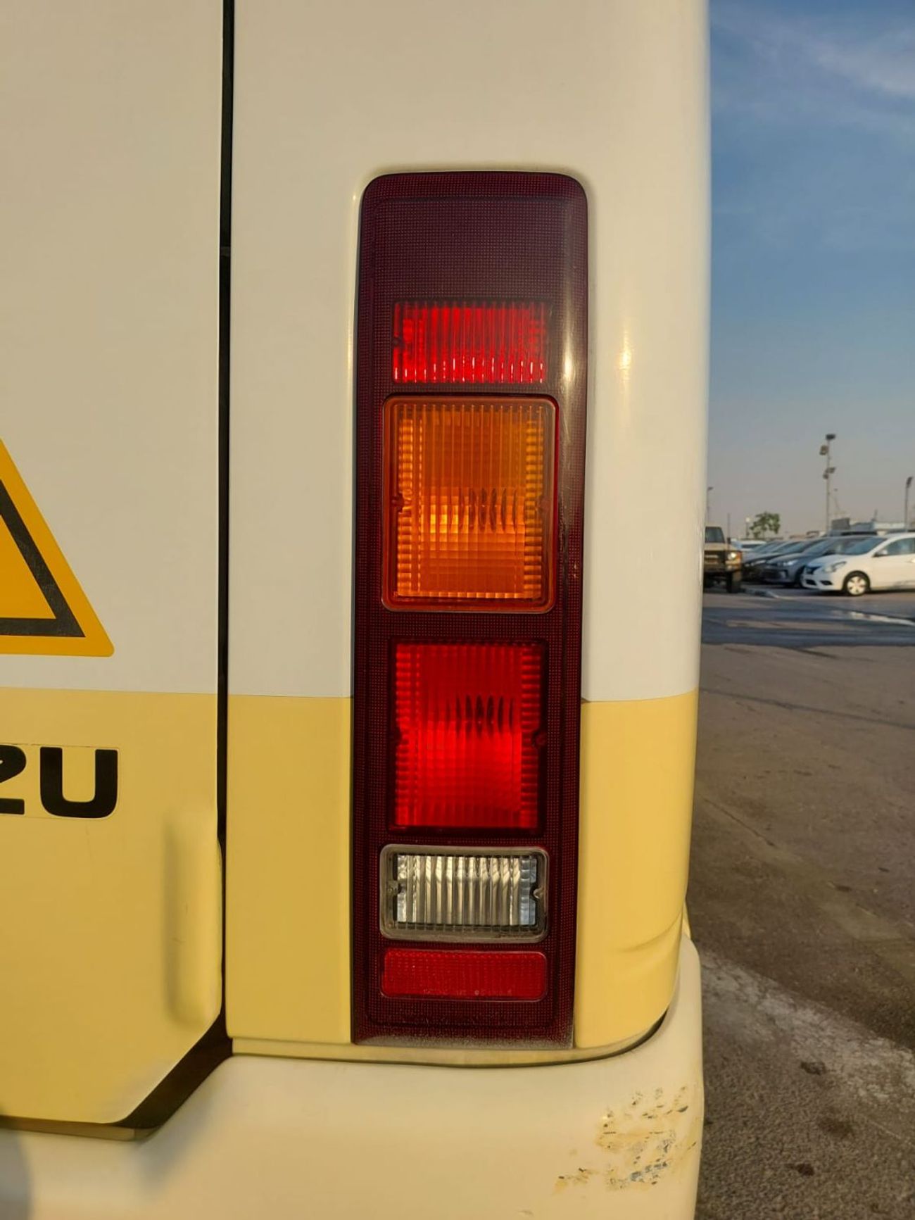 Isuzu Journey ISUZU JOURNEY BUS RHD 2003 MODEL 4.1 L DIESEL MANUAL(PM720009)