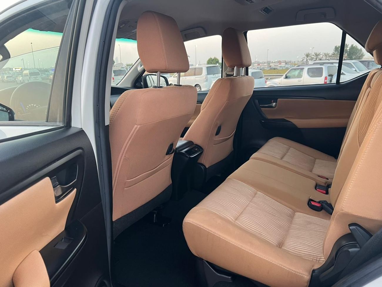 Toyota Fortuner 2020 TOYOTA FORTUNER EXR - 2.7L . v4 - PARKING SENSOR - GASOLINE / PETROL ⛽️ - BLUETOOTH  PLAY - GCC