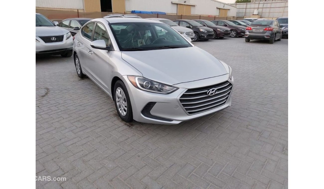 Hyundai Elantra SE - Very Clean Car