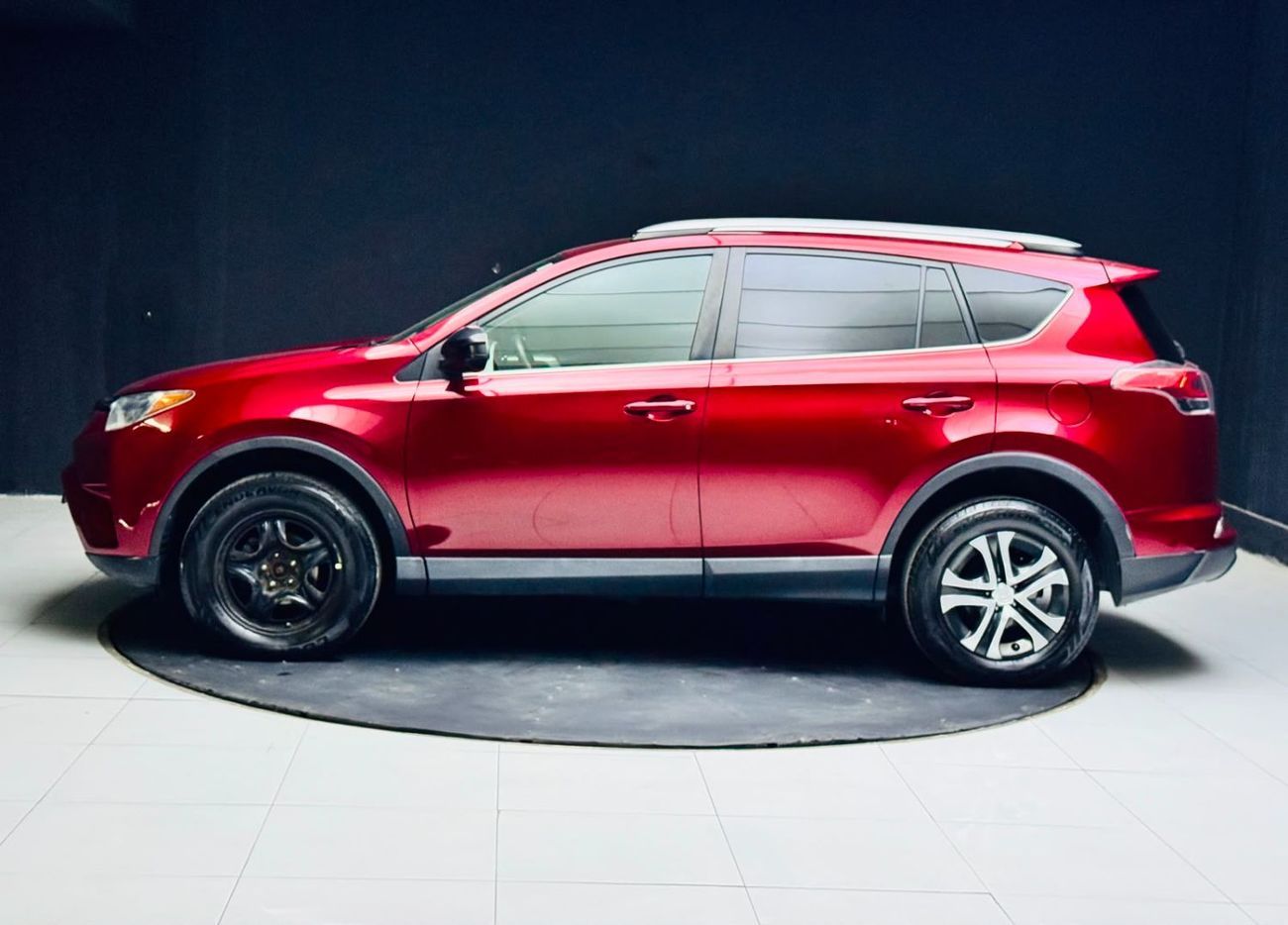 Toyota RAV4 EXR LE AWD Perfect inside and out