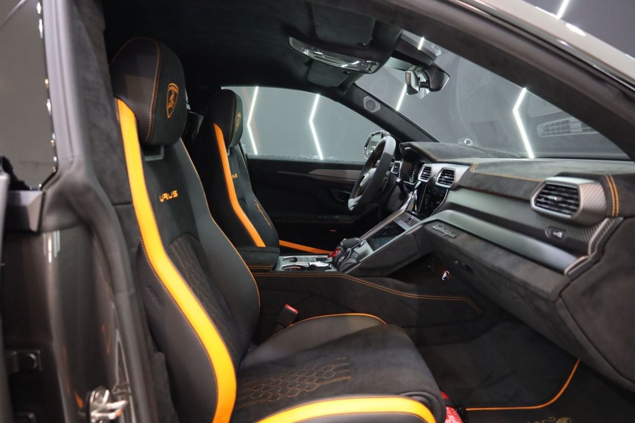 Lamborghini Urus PERFORMANTE , Full Carbon Fiber Pack, Individual Rear Seats, Dealer Warranty!!