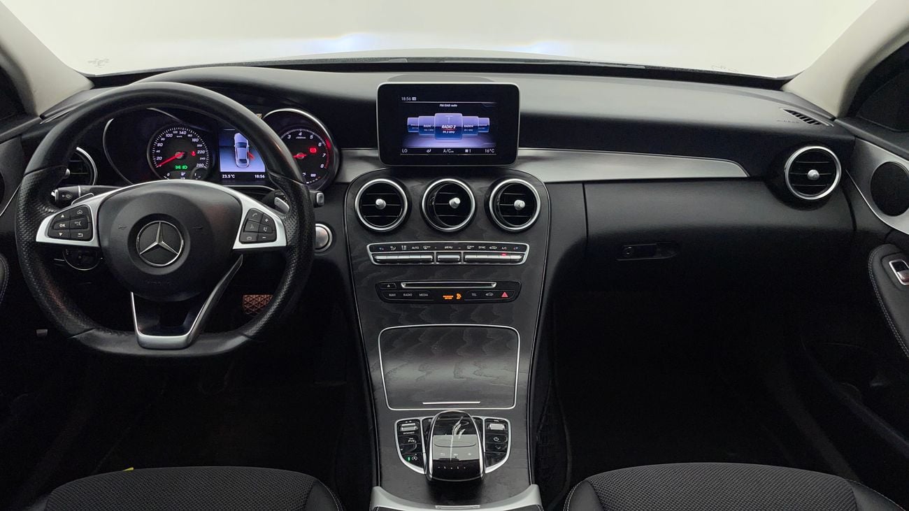 مرسيدس بنز C 200 AMG SPORT PACKAGE 2 | بدون دفعة مقدمة | اختبار القيادة في المنزل