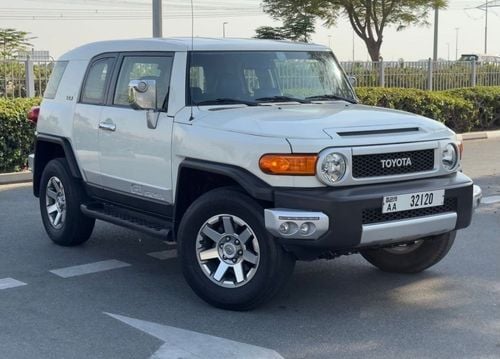 Toyota FJ Cruiser Toyota Land Cruiser VXR MODEL 2014 KM 49000 NO ACCDEINT NO PAINT