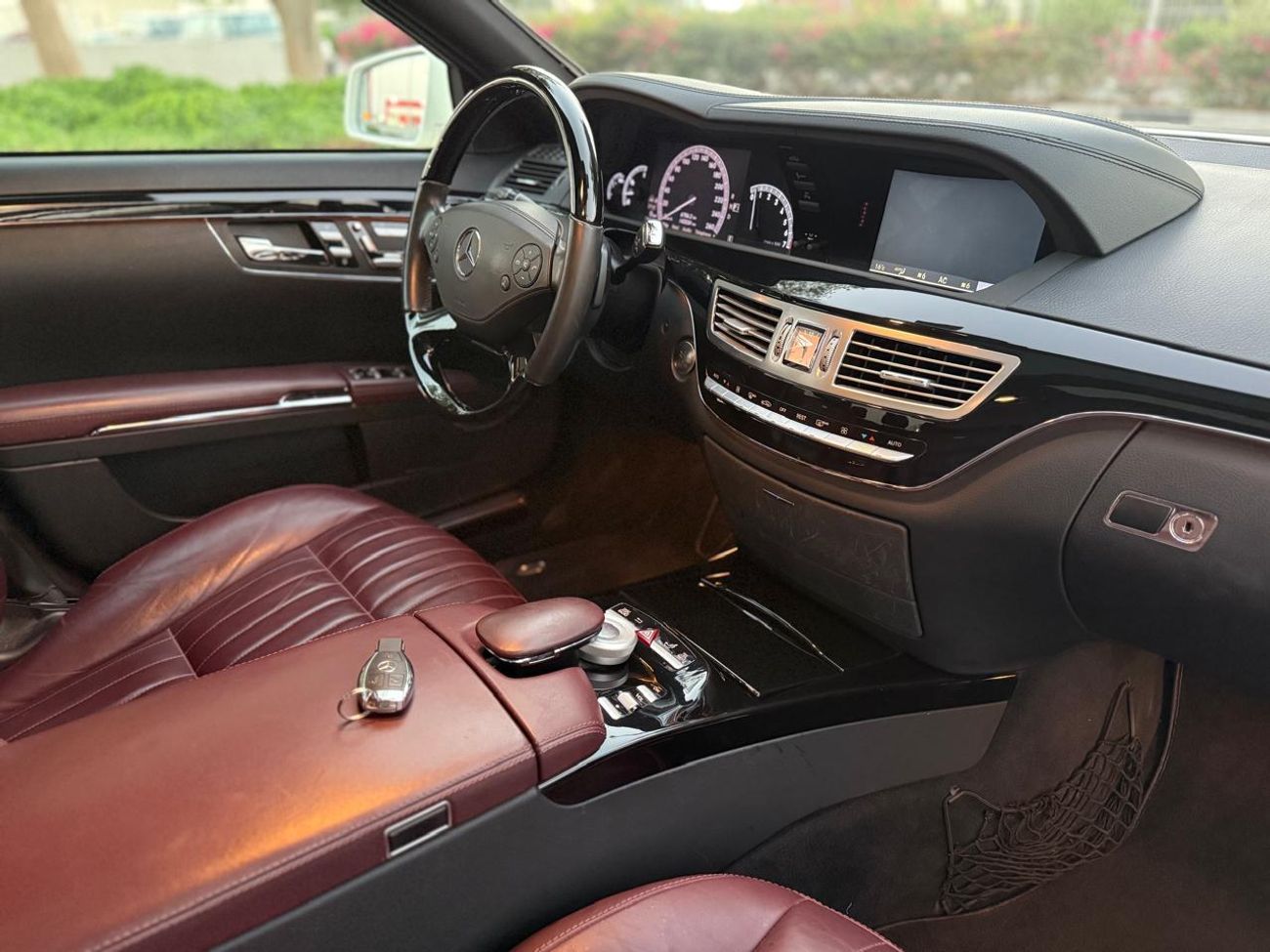 مرسيدس بنز S 350 MERCEDES BENZ S350 2013 GCC AMG FULL SERVICE HISTORY ORIGINAL PAINT