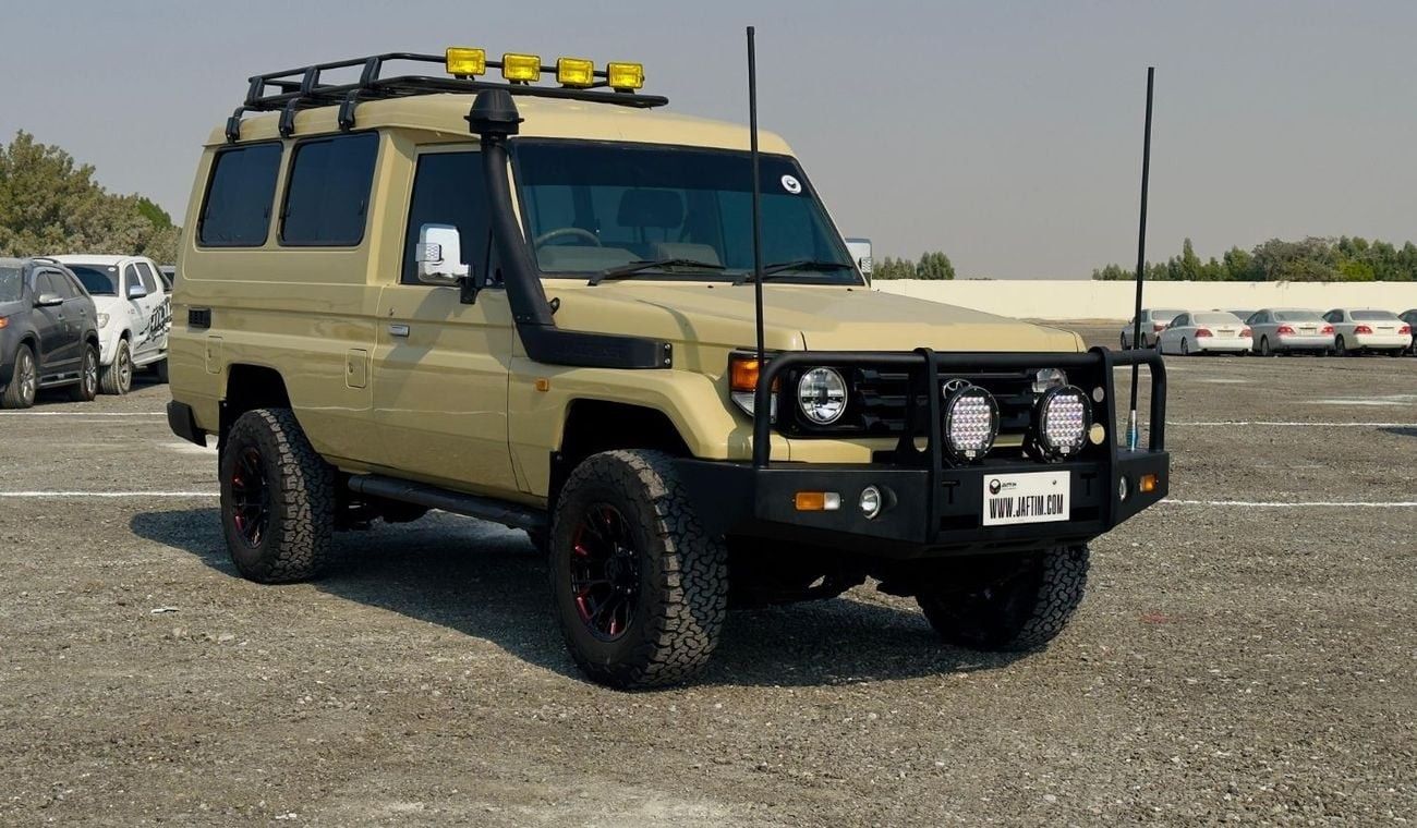 تويوتا لاند كروزر 70 HARDTOP | RHD | 4.2L DIESEL ENGINE | (MT) | AIR SNORKEL | 12 SEATERS | 1995