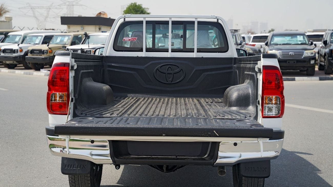 Toyota Hilux GLX | 2.4L 4x4 Manual Transmission | Touch Screen Display | Bed Liner | D-4D