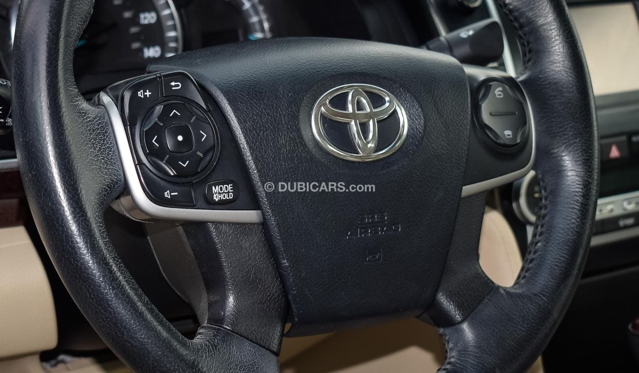 تويوتا كامري XLE