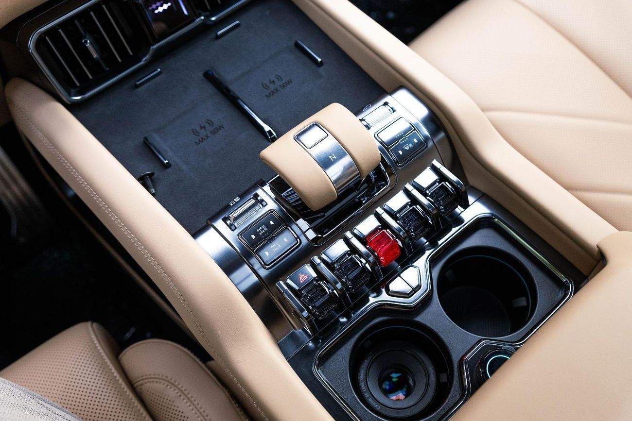 BYD Leopard 8 Smart and Brave Flagship Edition (6 Seats)