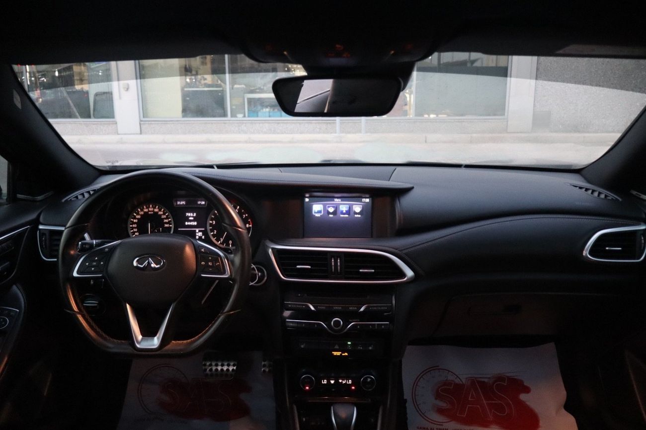 Infiniti QX30