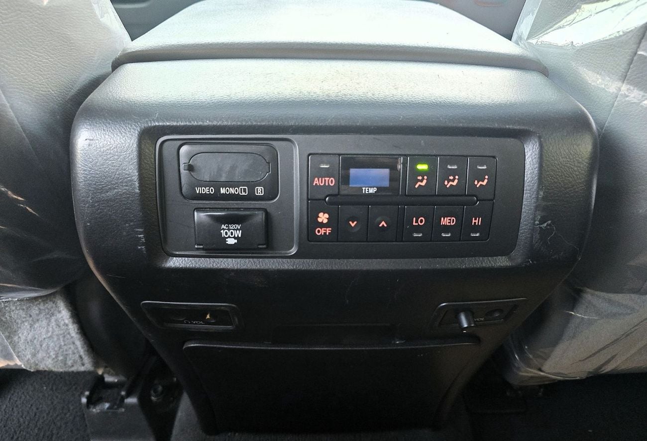 Toyota Sequoia SR5 (NON GCC) Used Toyota Sequoia 5.7L A/T V8 AWD USA Speces Black Color 2020 Model