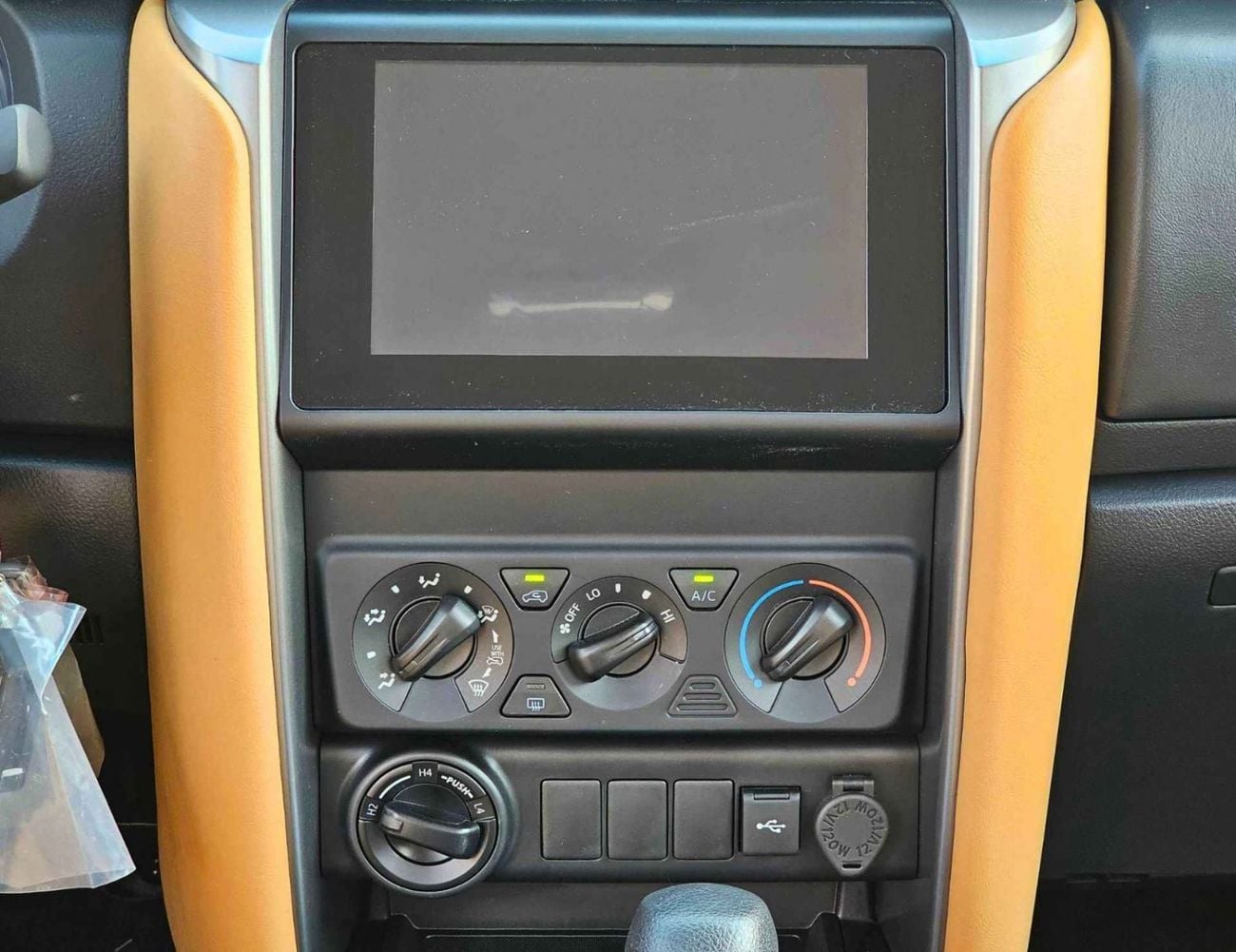 Toyota Fortuner EXR FORTUNER || 2.4L DIESEL V4 4WD / FR&RR PARKING SENSEOR / MANUAL AC (CODE # FDMC)