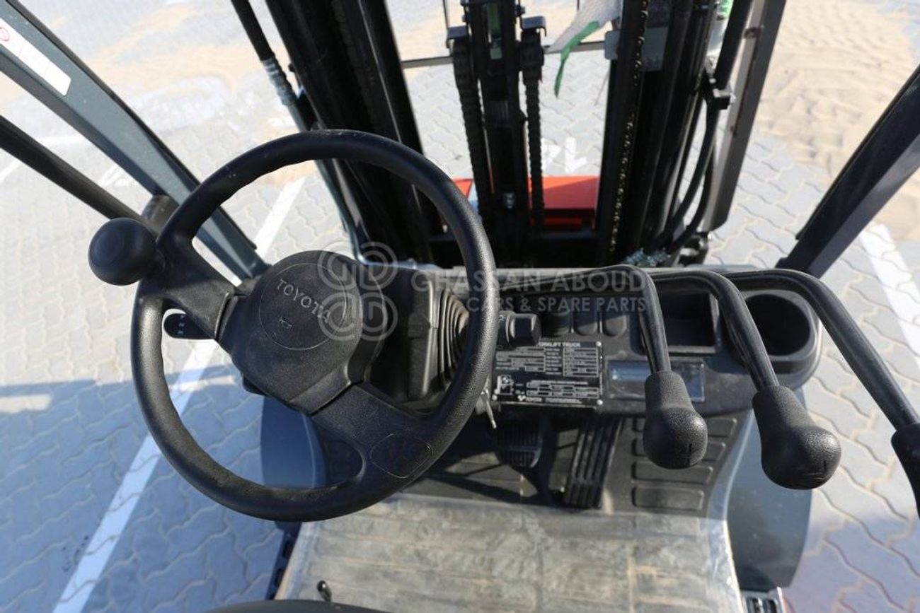 Toyota Fork lift DIESEL 2.5 TON, 3 STAGE W/ SIDE SHIFT 3 LEVER,4.7M LIFT HEIGHT MY23(Export Only)