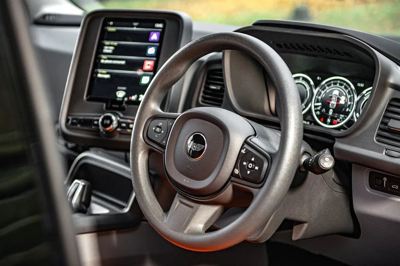 أل اي في سي TX LEVC TX5 TAXI Hybrid-Electric KAHN CONVERSION (EXPORT ONLY) RIGHT HAND DRIVE