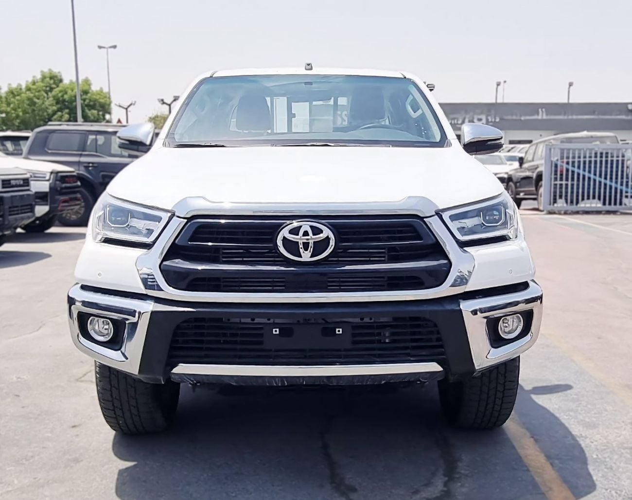تويوتا هيلوكس SR5 2.4L DIESEL 4X4 A/T MY2026