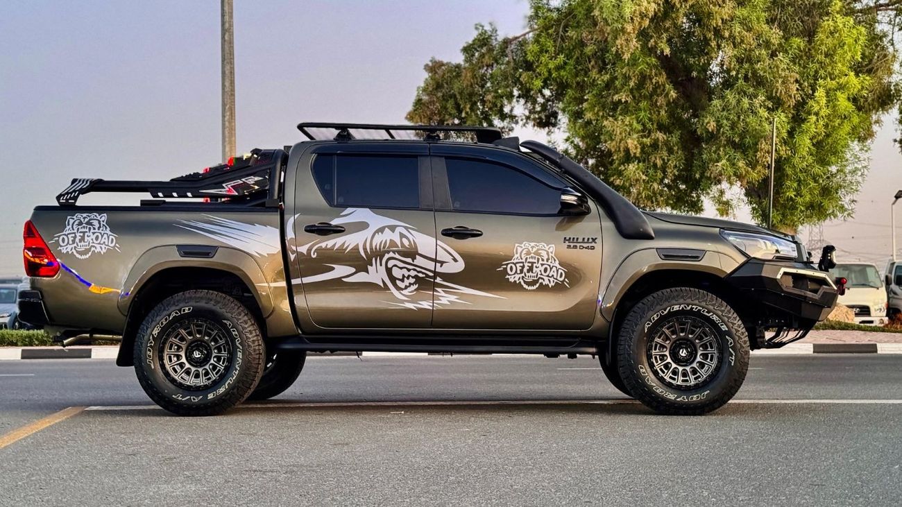 تويوتا هيلوكس OFF-ROAD MODIFIED | AWNING CAMPING TENT | 2.8L DIESEL | MT | 2023 | REAR VIEW CAMERA