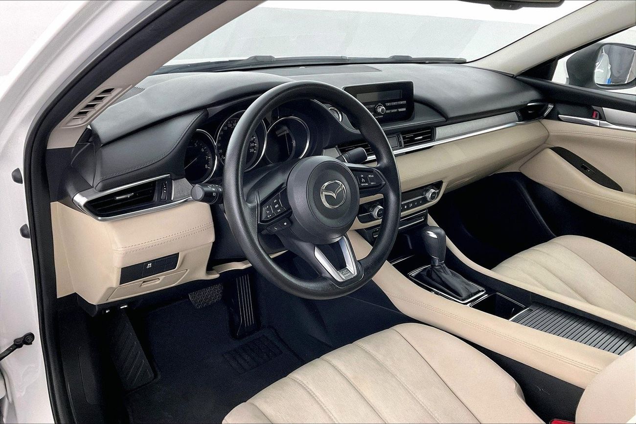 تويوتا يارس SE / E | ضمان مجاني لمدة عام | 0 دفعة أولى