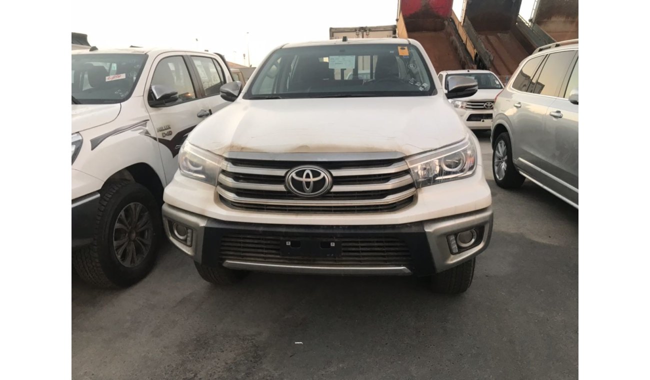 Toyota Hilux FULL  OPTION  PETROL