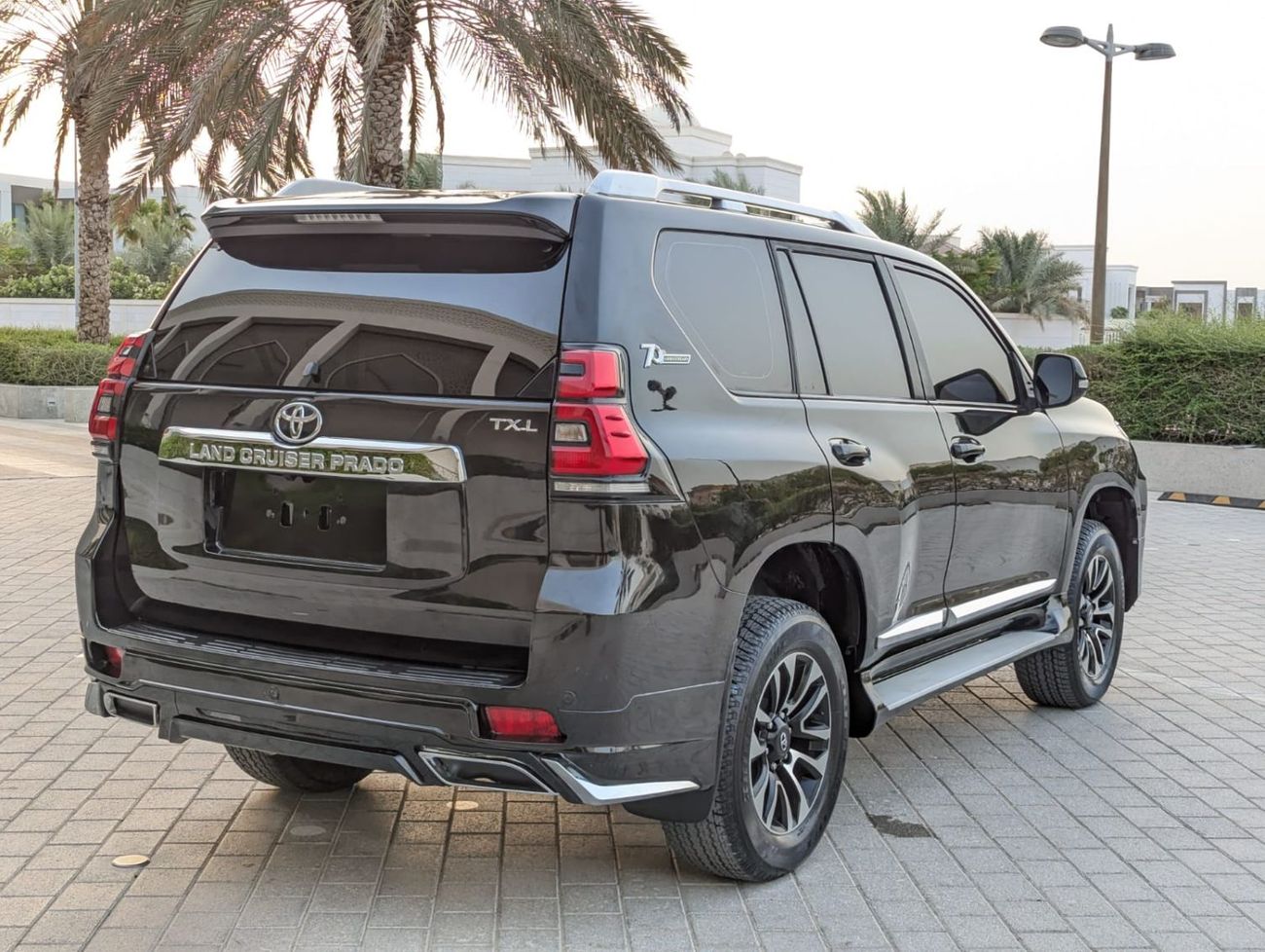 Toyota Prado Toyota Prado v4 LHD 2019 black colour