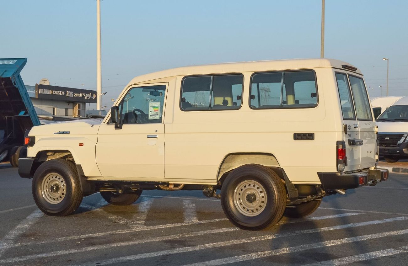 تويوتا لاند كروزر 70 TOYOTA LAND CRUISER 78 4.0L 4WD MT 3DOOR SUV 2025