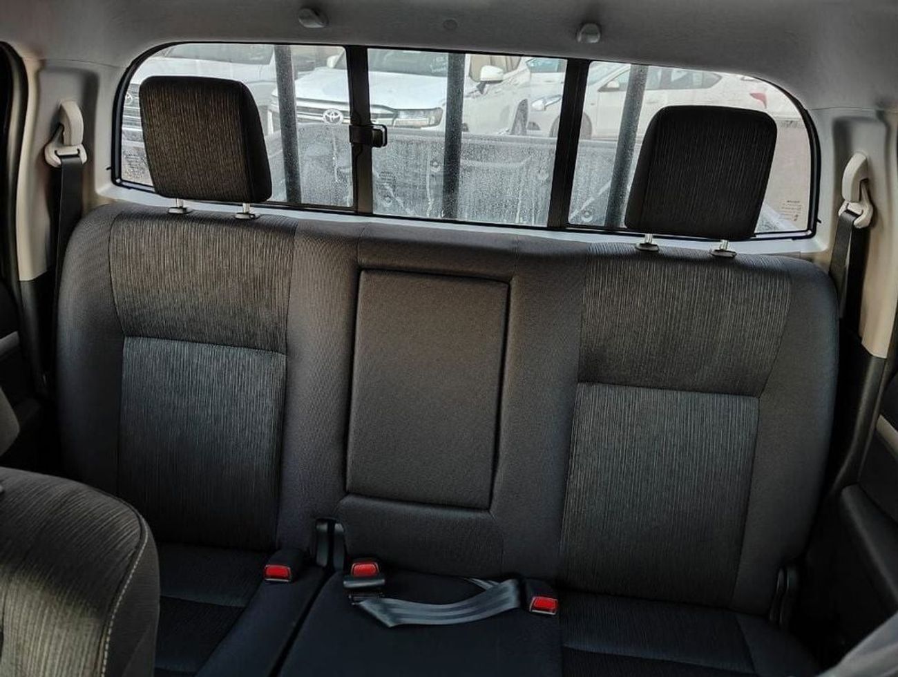 تويوتا هيلوكس TOYOTA HILUX 2.7 SR5 4x4 DOUBLE CABIN PETROL AUTOMATIC FULL OPTION 2025 MODEL