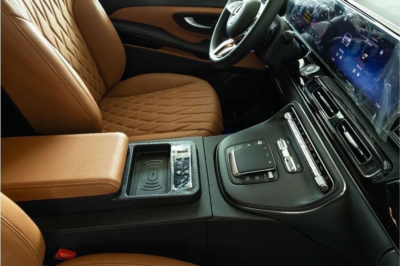 Mercedes-Benz V 300 Mercedes V300 VIP - 2025 GCC Specs Brand New With Warranty