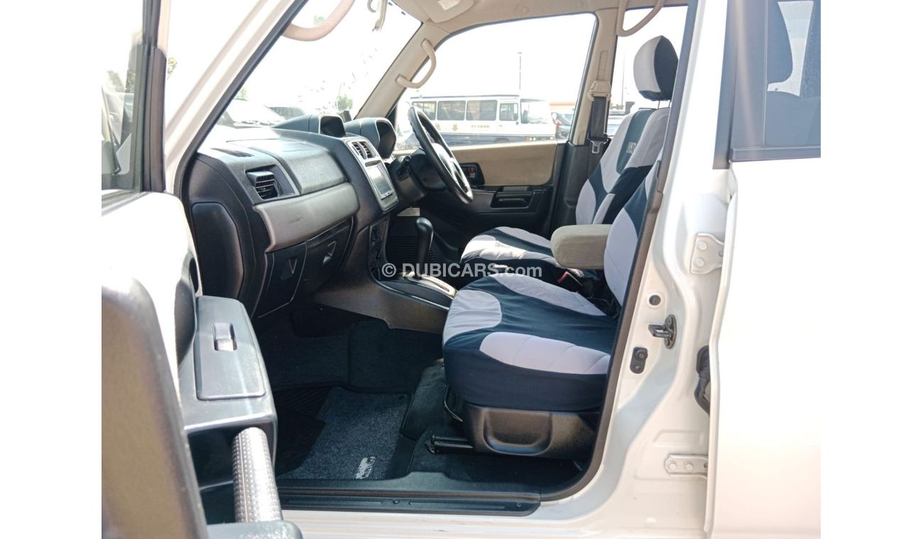 Mitsubishi Pajero MITSUBISHI PAJERO RIGHT HAND DRIVE(PM02873)