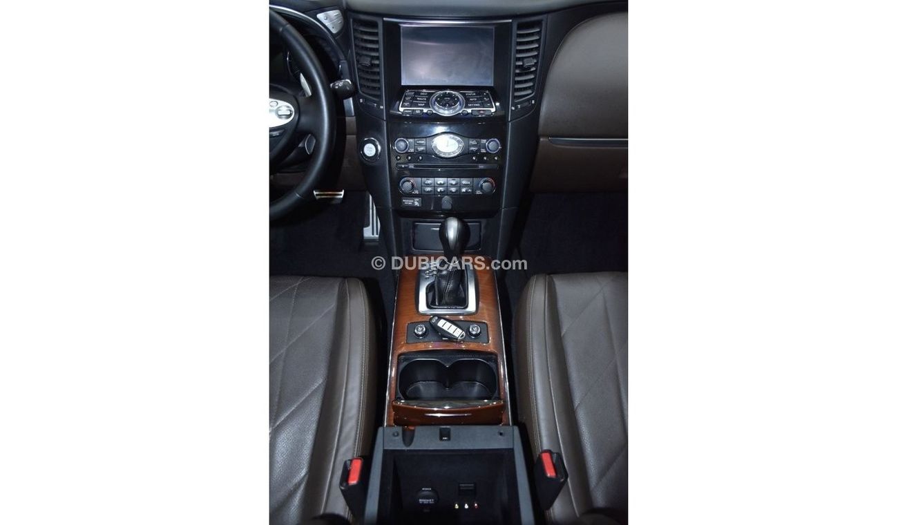 Infiniti QX70 EXCELLENT DEAL for our Infiniti QX70 ( 2014 Model ) in Black Color GCC Specs