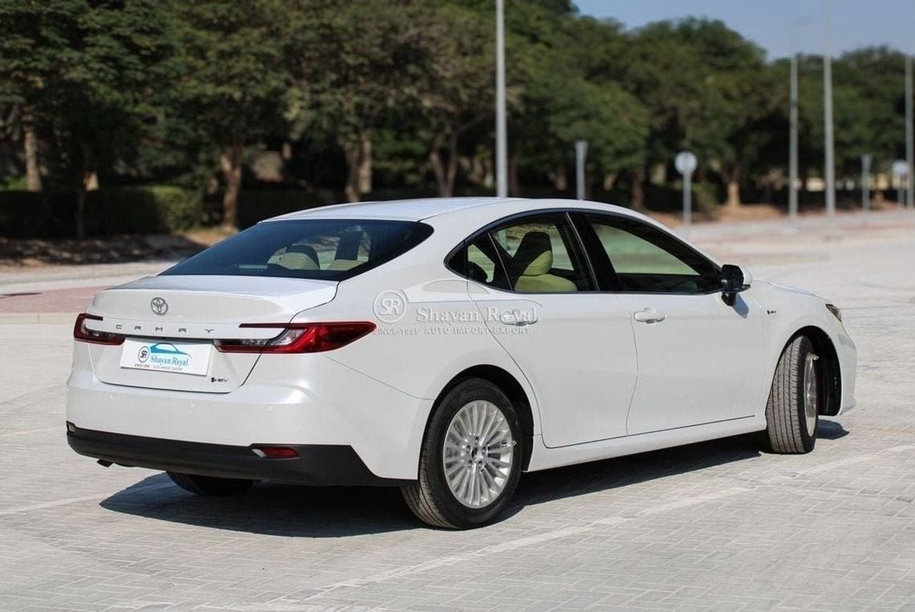 تويوتا كامري LE HEV LHD 2.5L HYBRID LE-G FWD AT 2025MY